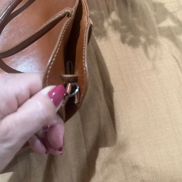 Furla small leather tote bag the shoulder strap is missing. - Picture 5 of 6